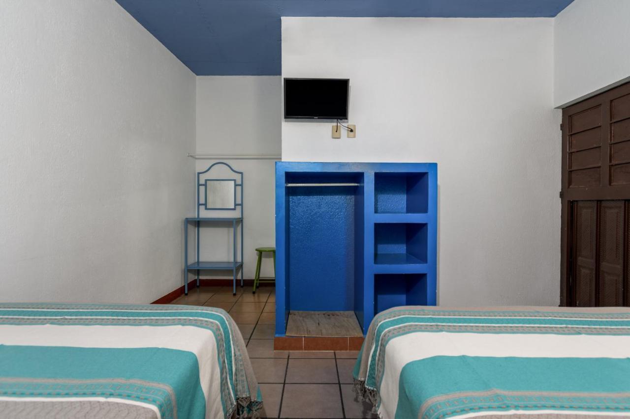 Hotel Costamar, Puerto Escondido 3*